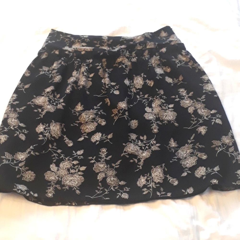 Nash International Black Size 10 Floral Skirt